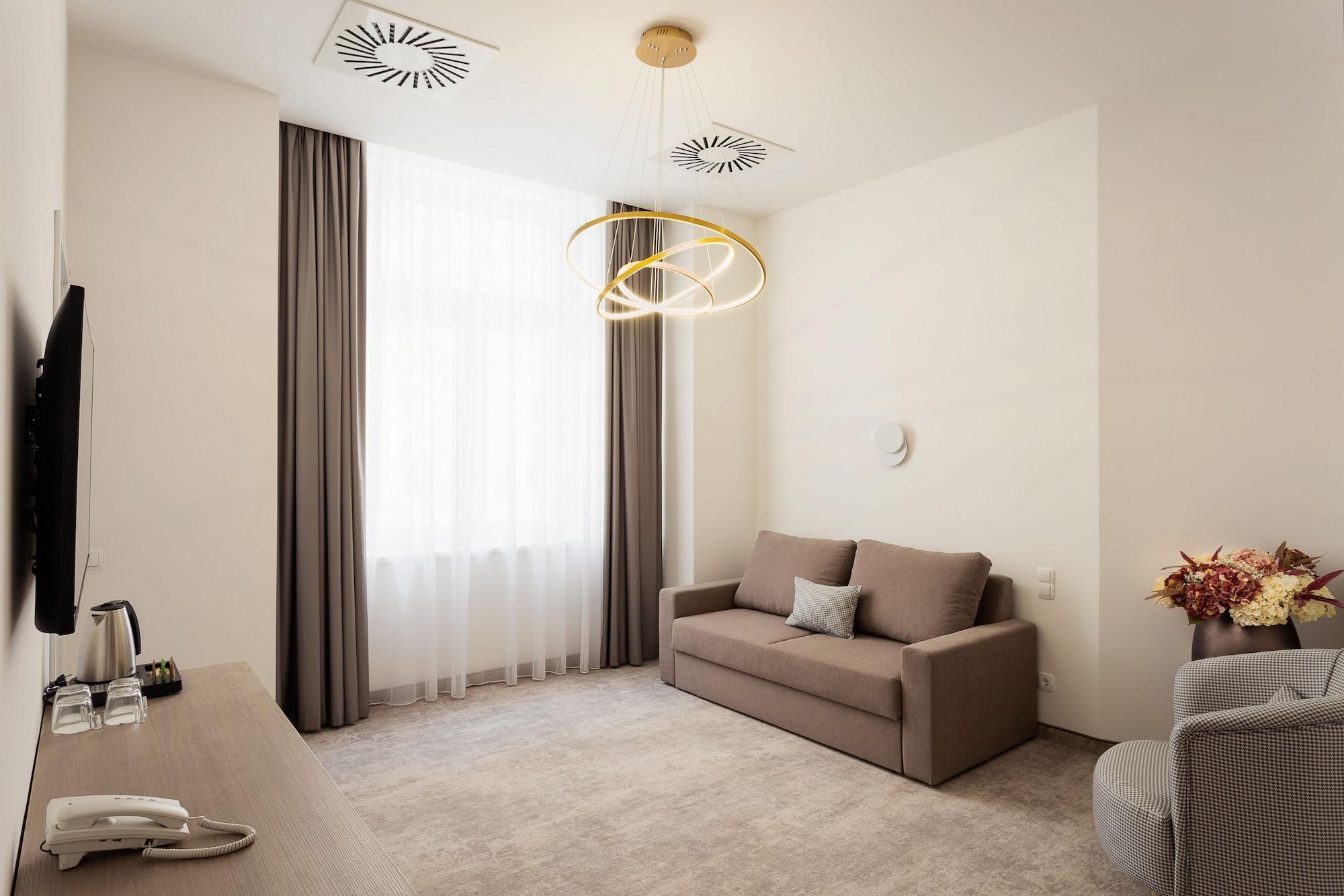 Mera Hotel