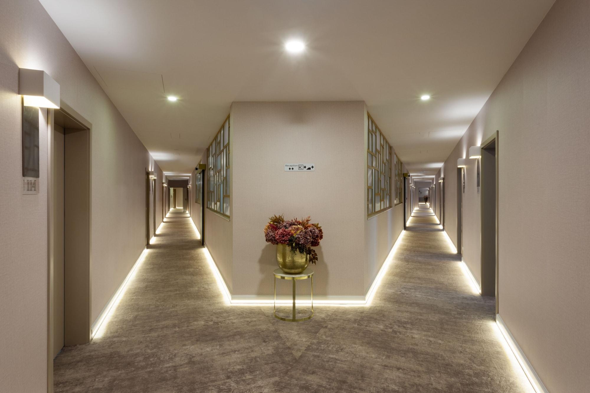 Mera Hotel 4*