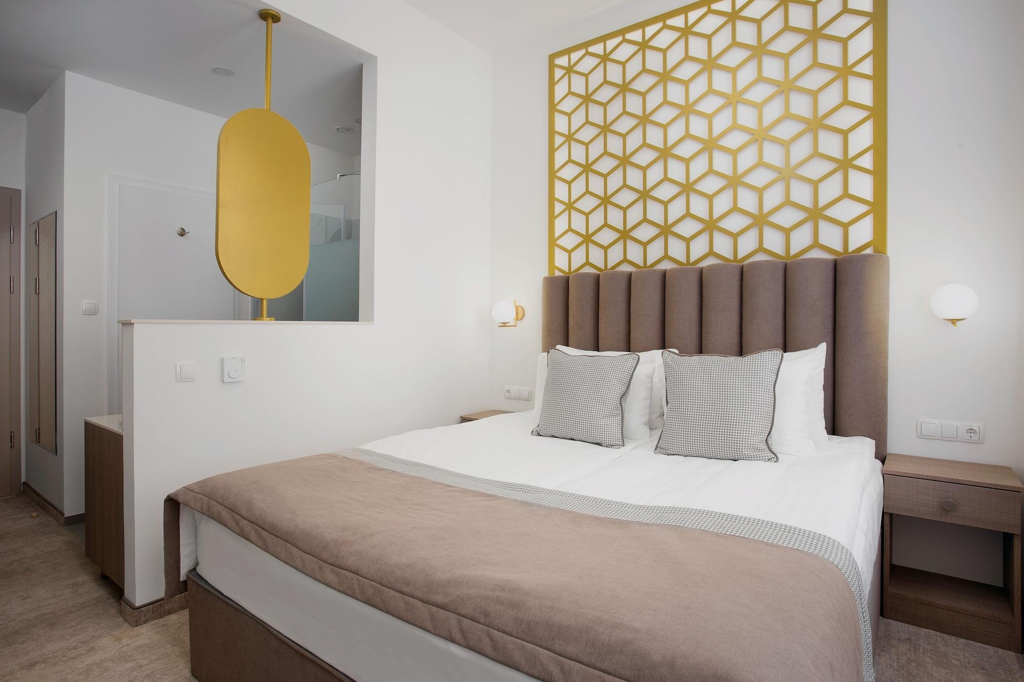 Hotel Mera 4*